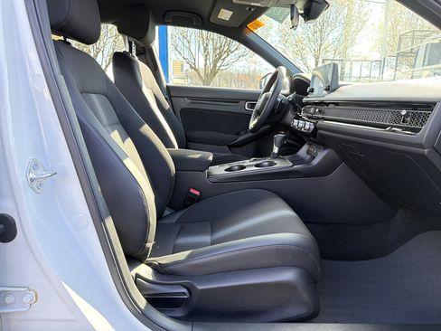 Used 2025 Honda Civic Sport image 31