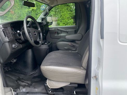 Used 2020 GMC Savana 2500 w/ Driver Convenience Package RWD image 9
