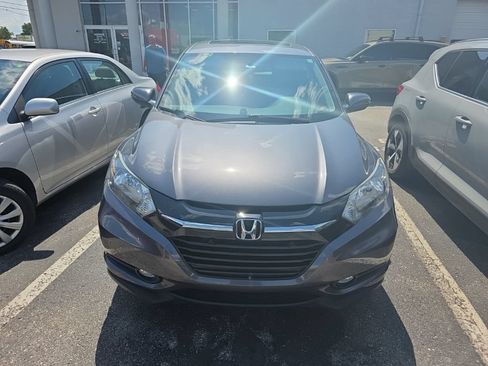 Used 2018 Honda HR-V EX image 2