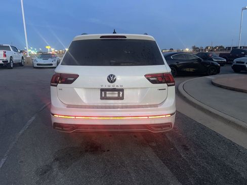 Used 2022 Volkswagen Tiguan SE R-Line image 4