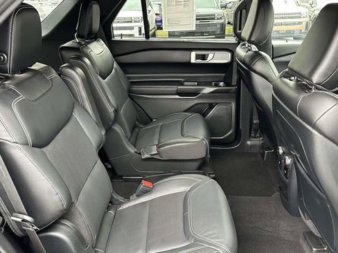 Used 2020 Ford Explorer ST image 11