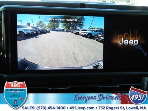 New 2025 Jeep Gladiator Sport image 32