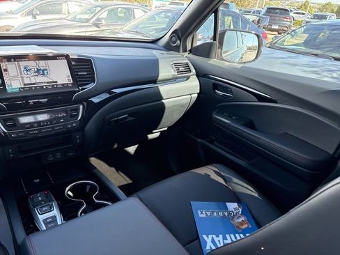 Certified 2025 Honda Ridgeline Black Edition image 29