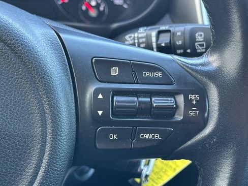 Used 2017 Kia Sorento FWD w/ LX Convenience Package image 27