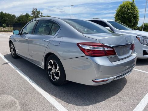 Used 2017 Honda Accord LX image 4