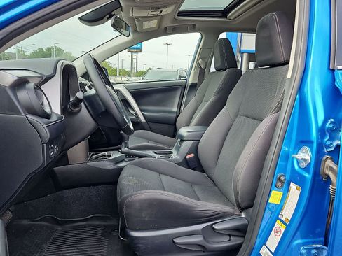 Used 2018 Toyota RAV4 XLE w/ Plus Extra Value Package FWD image 25