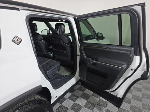 Used 2025 Rivian R1S Adventure Dual AWD/4WD image 19