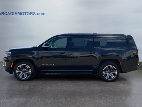 Used 2024 Jeep Wagoneer L Series II w/ Flexible Seating Group AWD/4WD image 2
