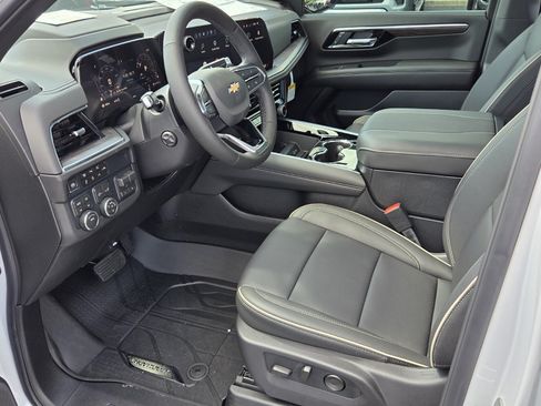 New 2026 Chevrolet Suburban Premier AWD/4WD image 5