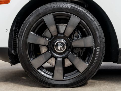 Used 2022 Rolls-Royce Cullinan image 14