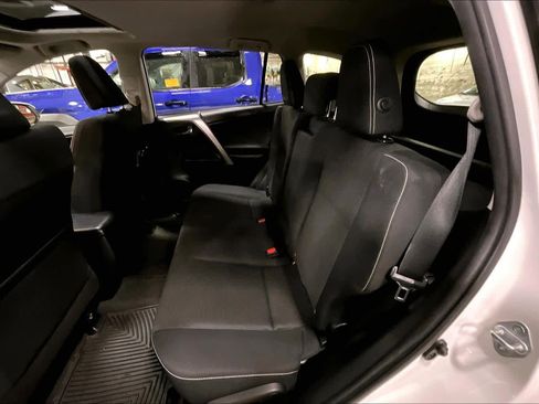 Used 2016 Toyota RAV4 XLE image 19