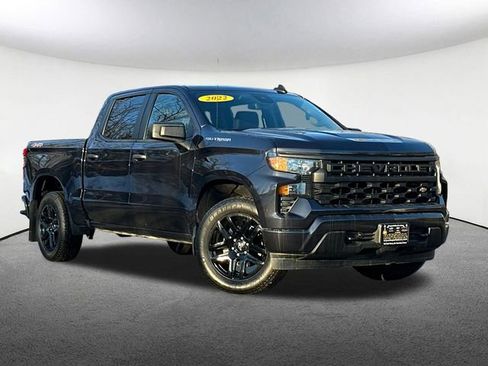 Used 2022 Chevrolet Silverado 1500 Custom image 2