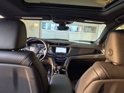 Used 2020 Cadillac XT5 Premium Luxury w/ LPO, Floor Liner Package AWD/4WD image 17