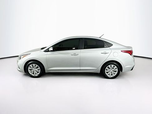 Used 2022 Hyundai Accent SE FWD image 4