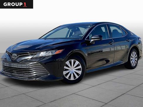 Used 2018 Toyota Camry L image 1