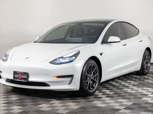 Used 2023 Tesla Model 3 Standard Range RWD image 2