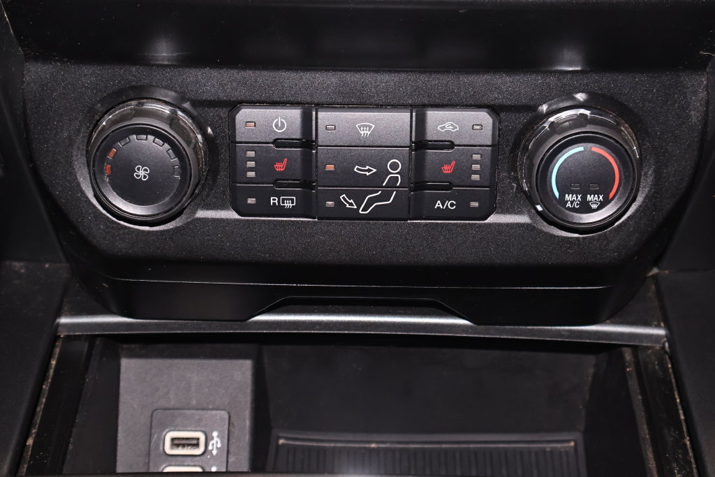 Certified 2019 Ford F350 XLT w/ XLT Premium Package AWD/4WD image 33