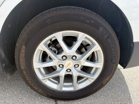 Used 2024 Chevrolet Equinox LT FWD image 22