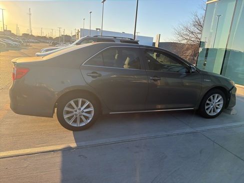 Used 2013 Toyota Camry XLE w/ Convenience Pkg image 13