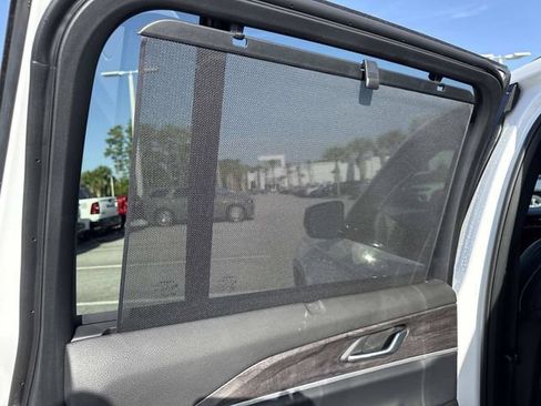 Used 2025 Jeep Grand Cherokee Limited w/ Luxury Tech Group II AWD/4WD image 10