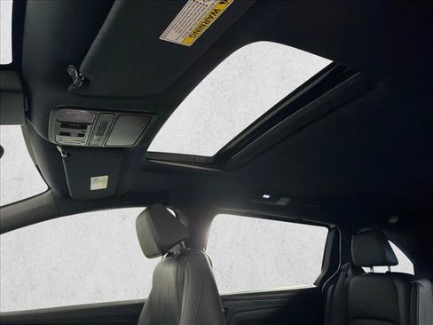 Used 2024 Honda Odyssey Sport image 2