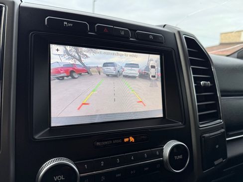 Used 2018 Ford Expedition XLT w/ Equipment Group 202A RWD image 35