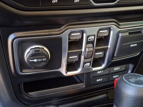Used 2023 Jeep Wrangler Unlimited Sport AWD/4WD image 24