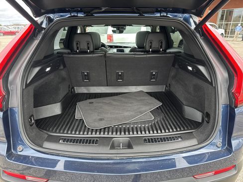 Used 2020 Cadillac XT4 Premium Luxury image 13