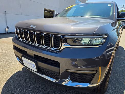 Certified 2023 Jeep Grand Cherokee L Limited AWD/4WD image 3
