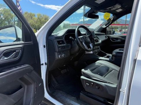 Used 2023 GMC Yukon XL SLT AWD/4WD image 56