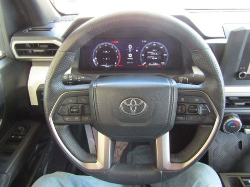 Used 2024 Toyota Tacoma TRD Off-Road AWD/4WD image 18