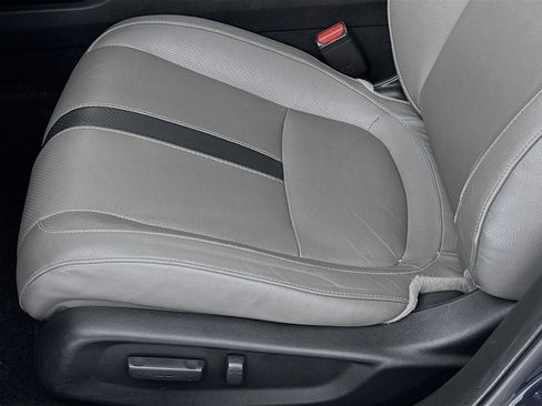 Used 2017 Honda Civic Touring image 19