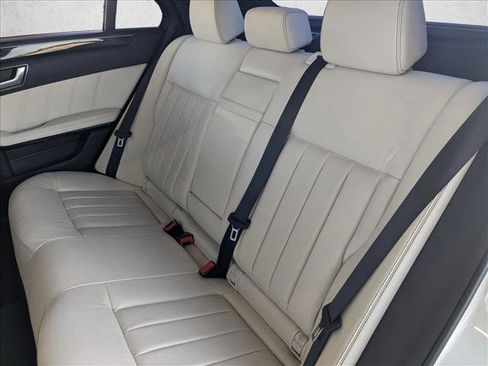 Used 2014 Mercedes-Benz E 350 Sedan image 20