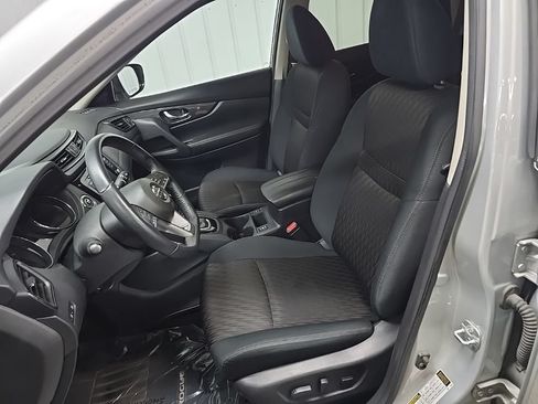 Used 2018 Nissan Rogue SV AWD/4WD image 30