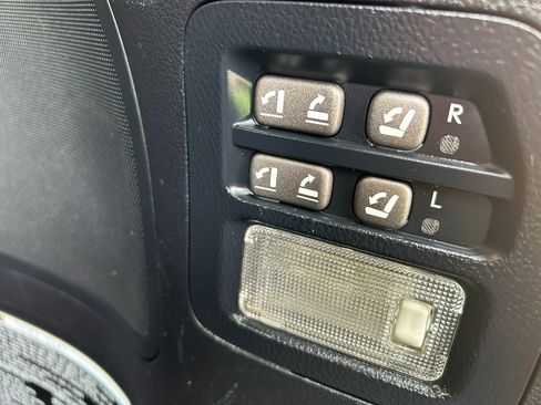 Used 2015 Lexus LX 570 4WD image 18