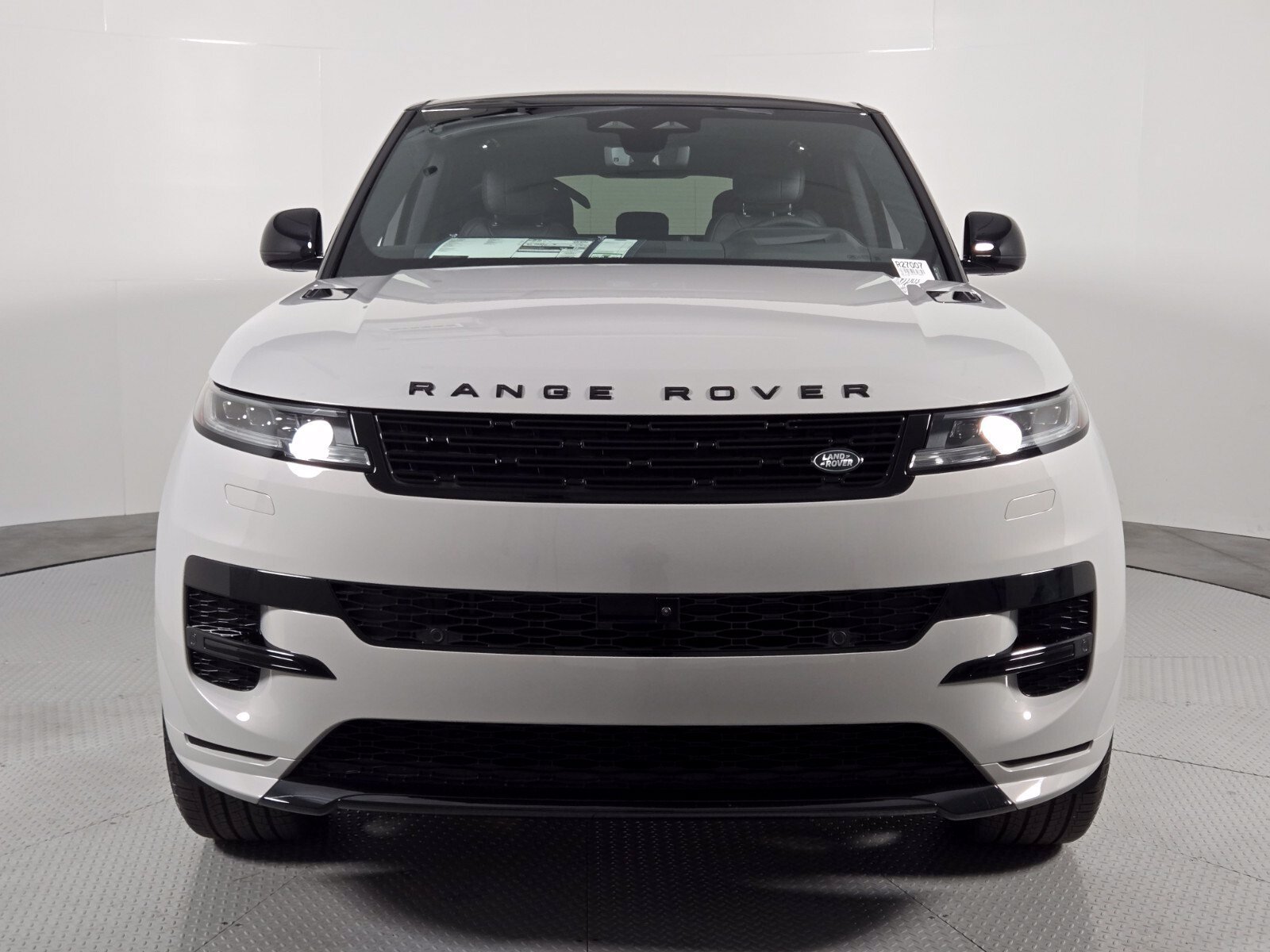 New 2027 Land Rover Range Rover Sport Dynamic SE AWD/4WD image 8