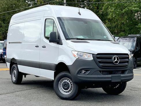 Used 2024 Mercedes-Benz Sprinter 2500 image 28