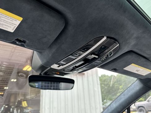 Used 2023 Porsche Cayenne Turbo S image 19