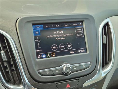 Used 2021 Chevrolet Equinox LS FWD image 12