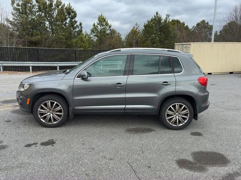 Used 2016 Volkswagen Tiguan SE image 7
