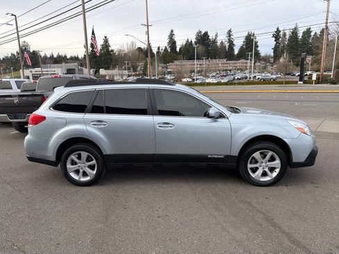 Used 2013 Subaru Outback 2.5i Premium image 8