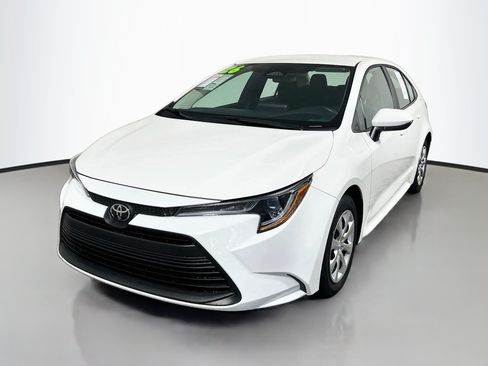 Used 2026 Toyota Corolla LE FWD image 10