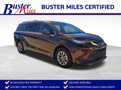 Used 2021 Toyota Sienna LE w/ LE Plus Package
