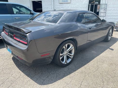 Used 2022 Dodge Challenger R/T RWD image 3