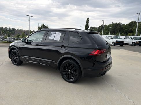 Used 2022 Volkswagen Tiguan SE R-Line AWD/4WD image 26