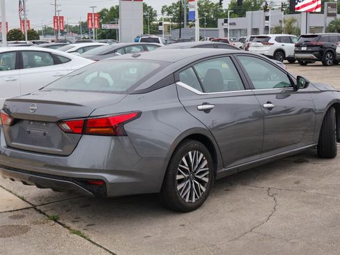 Used 2025 Nissan Altima 2.5 SV FWD image 20