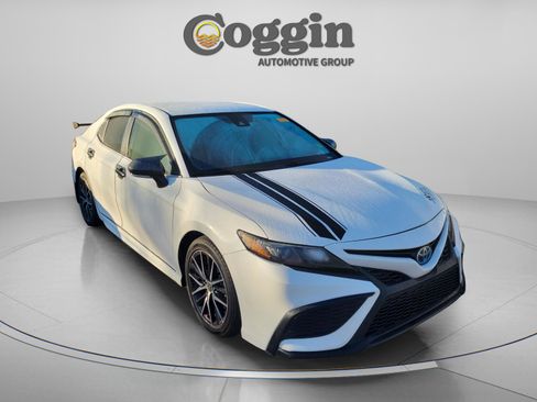 Used 2024 Toyota Camry SE image 7