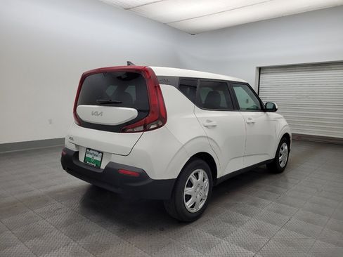Used 2022 Kia Soul LX image 9
