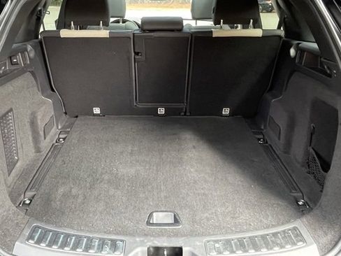 Used 2020 Land Rover Discovery Sport SE R-Dynamic image 17