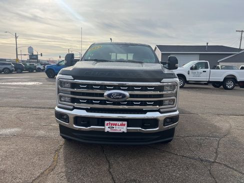 Used 2023 Ford F250 Lariat w/ Lariat Ultimate Package image 2